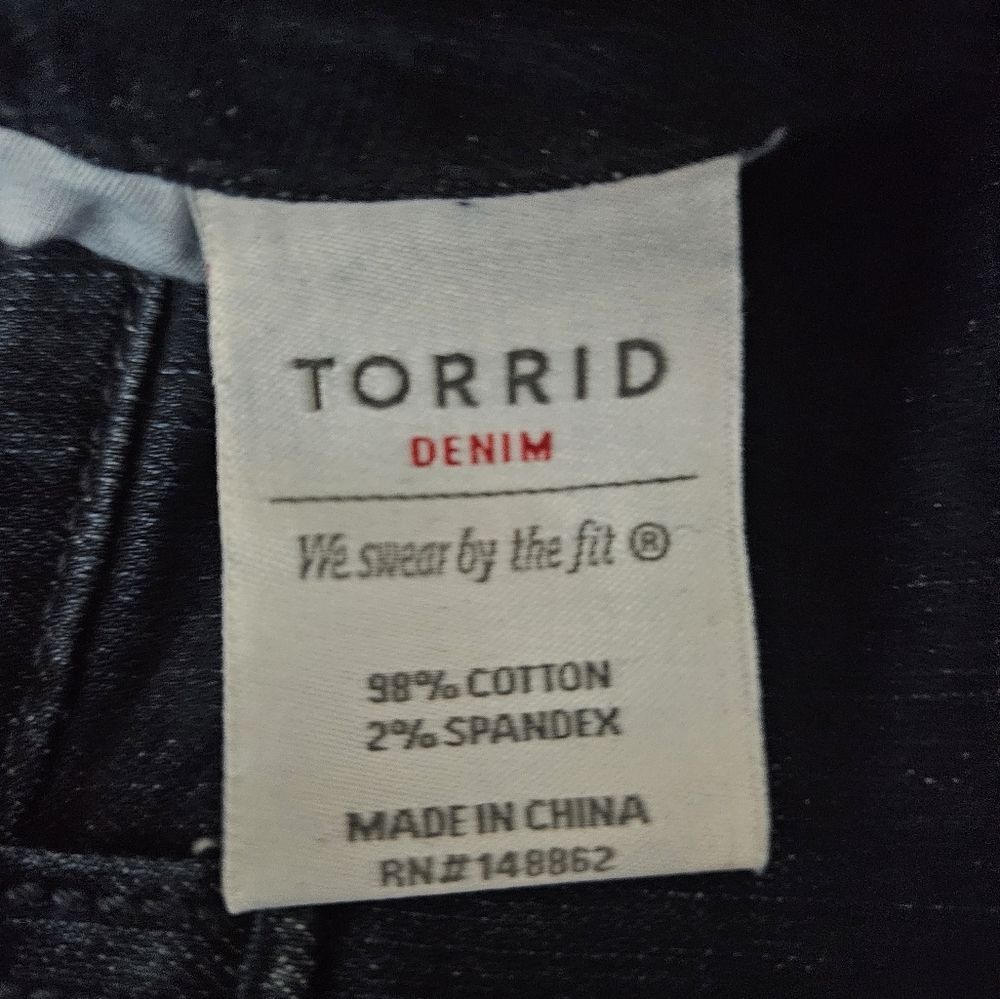 Torrid NWT Classic Skinny Jeans - Picture 6 of 6